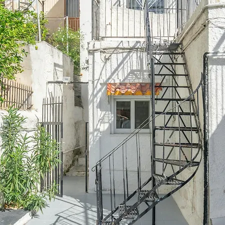 Detached House 1km From Acropolis Filopappou Semesterbostad