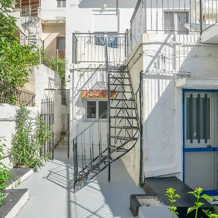 Detached House 1km From Acropolis Filopappou Semesterbostad